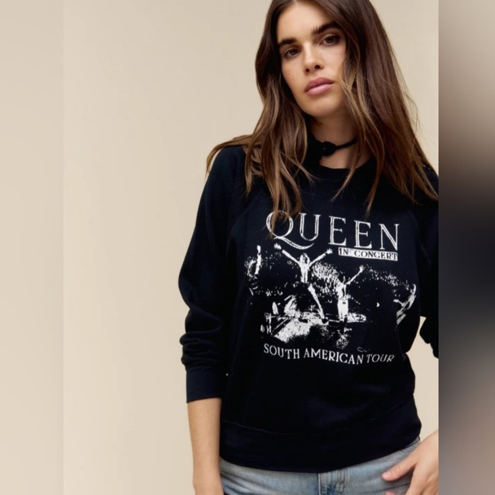 Daydreamer Queen South American Tour Crewneck, sz small, NEW